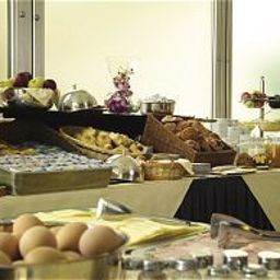 Salle du petit-déjeuner Hilton Garden Inn Rome Claridge Fotos