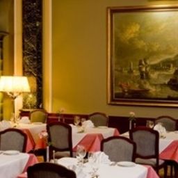 Sala śniadaniowa w restauracji Esplanade Fotos