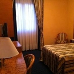 Room Plaza Fotos