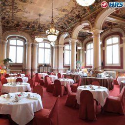 Sala de desayuno en el restaurante Westminster Fotos