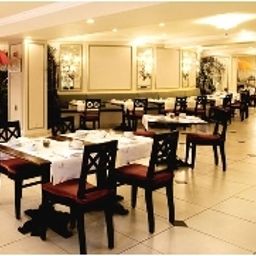 Salle du petit-déjeuner Metropole Fotos