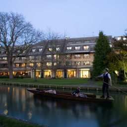 Vue extérieure Doubletree by Hilton Cambridge Fotos