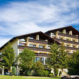 Exterior view Sonnenhotel Wolfshof Fotos