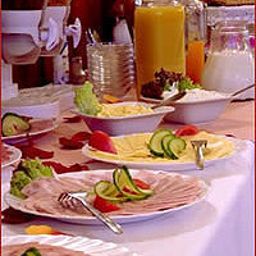 Buffet Schwarzer Bär Fotos