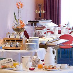 Salle du petit-déjeuner située dans le restaurant Mercure Hotel Greifswald Am Gorzberg Fotos