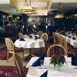 Salle du petit-déjeuner située dans le restaurant Handelshof Fotos