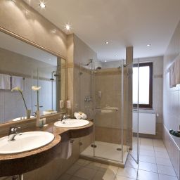 Salle de bains Ringhotel Germanenhof Fotos