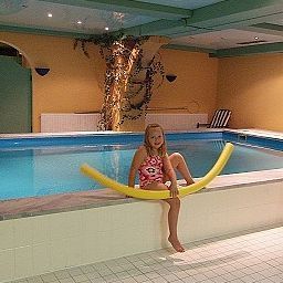 Pool Unterwirt Fotos