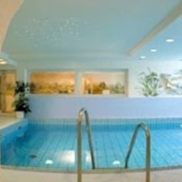 Pool Menning Sporthotel Fotos