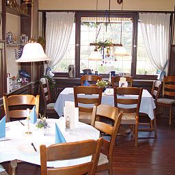 Salle du petit-déjeuner située dans le restaurant Jägerhof Zum Stift Flaesheim Fotos