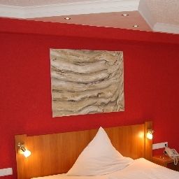 Номер Zur Krone Fotos