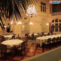Salle du petit-déjeuner située dans le restaurant Grand Fotos