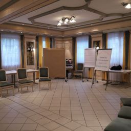 Sala de reuniones Vier Jahreszeiten Flair Hotel Fotos