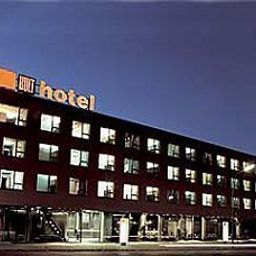 Фасад KULT-Hotel Fotos