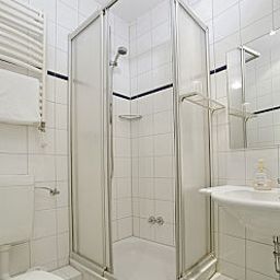 Camera da bagno Condor by Centro Basic Fotos