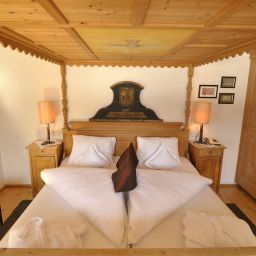 Junior-Suite Strasserwirt Herrenansitz zuTirol Fotos