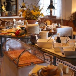 Buffet Strasserwirt Herrenansitz zuTirol Fotos