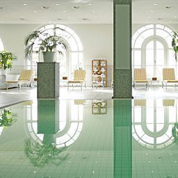 Piscine Steigenberger Grandhotel Petersberg Fotos