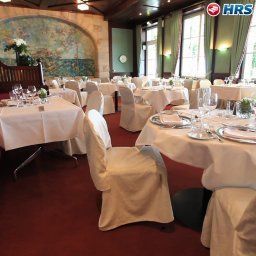 Salle du petit-déjeuner située dans le restaurant Steigenberger Grandhotel Petersberg Fotos