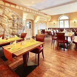 Breakfast room within restaurant Weinbauer Fotos