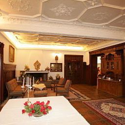 Hall Neustädter Hof Fotos