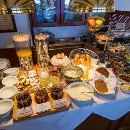 Buffet Iris Landhaus Fotos