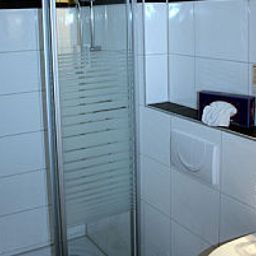 Cuarto de baño Waldrand Hotel-Restaurant Fotos