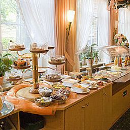 Buffet Acht Linden Fotos