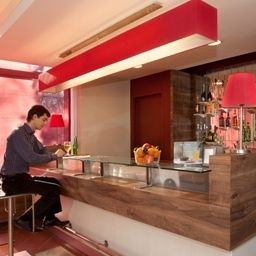 Бар ibis Budapest Aero Fotos