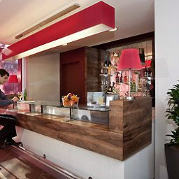 Бар ibis Budapest Aero Fotos