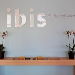 Холл ibis Budapest Aero Fotos