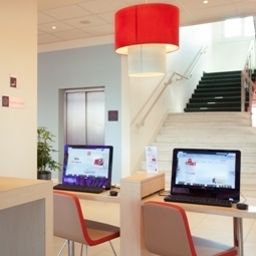 Холл ibis Budapest Aero Fotos
