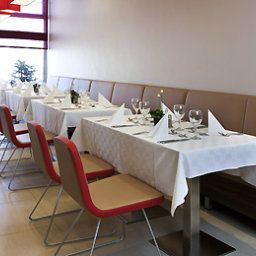 Зал для завтрака ibis Budapest Aero Fotos