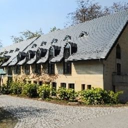 Exterior view Kavaliershaus zu Schloss Eckberg Fotos