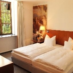  Kavaliershaus zu Schloss Eckberg Fotos
