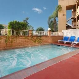 Piscina Comfort Inn Norwalk Fotos