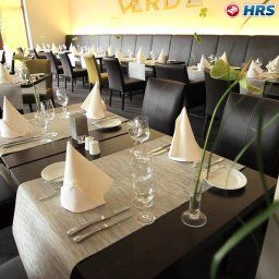 Sala de desayuno en el restaurante Lindner Sport & Aktiv Hotel Kranichhöhe Fotos