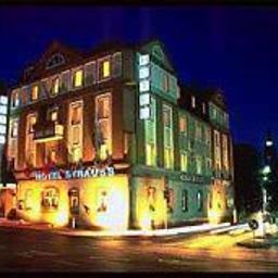 Exterior view Strauss Fotos