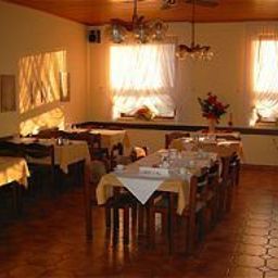 Sala colazione nel ristorante Olive Inn Fotos