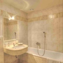 Camera da bagno Ariston & Ariston Patio Fotos