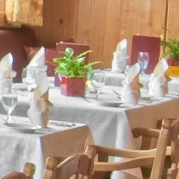 Breakfast room within restaurant Tiefenbrunner Fotos