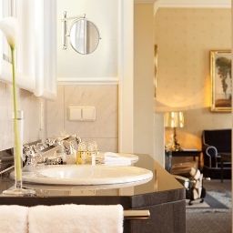 Camera da bagno Althoff Schlosshotel Lerbach Fotos