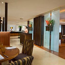 Salle du petit-déjeuner située dans le restaurant Amari Boulevard Bangkok Fotos