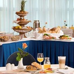Buffet Austria Trend Hotel Donauzentrum Fotos