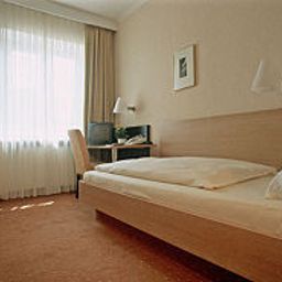 Room Jedermann Fotos