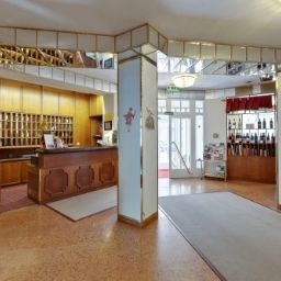  Goldenes Theater Fotos