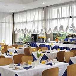 Frühstücksraum im Restaurant Sporting Fotos