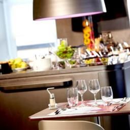 Ресторан CAMPANILE BORDEAUX NORD Le Lac Fotos