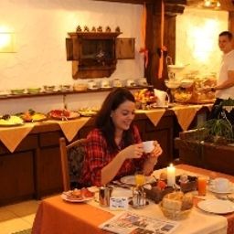 Sala de desayuno en el restaurante Taleu Naturhotel Fotos