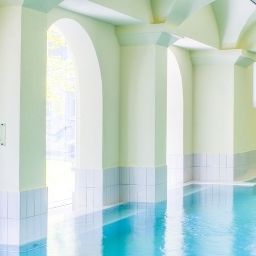 Basen Kurhotel Im Park Fotos